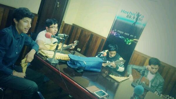 Viernes de música en vivo con el grupo folclórico #Alkamary en #brujasalaire por <a href="/hechicera889/">Radio La Hechicera</a> <a href="/kattyCoro/">Katty Coronel</a> <a href="/GabyCF28/">Gabriela Carrión</a>