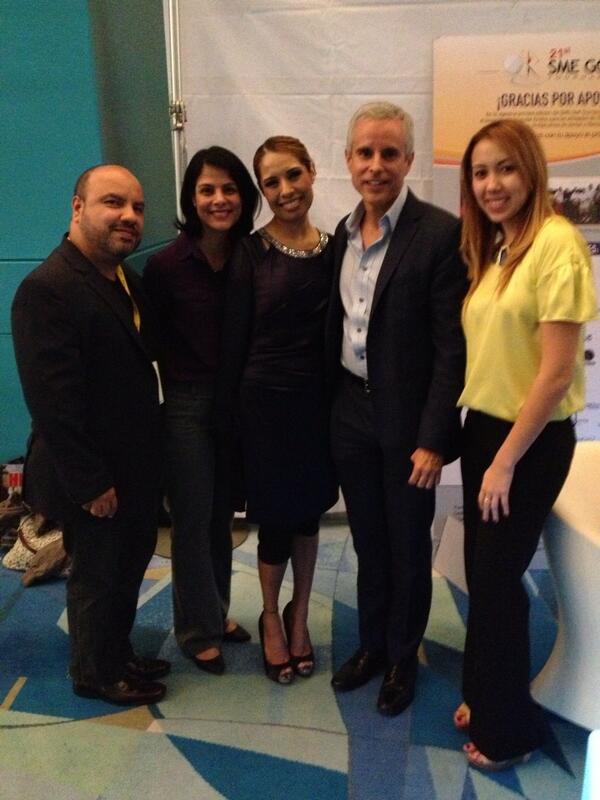 NellRivera's tweet photo. El equipo de HK Strategies con Adriana Macíascen el #SMEPRConference 2014x http://t.co/fvbj9q1zrR