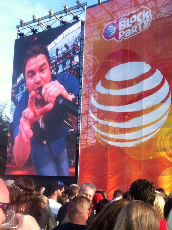 angedonofrio's tweet photo. Oh hey Eli... #eliyoungband #ATTBlockParty http://t.co/O0d6L46n74