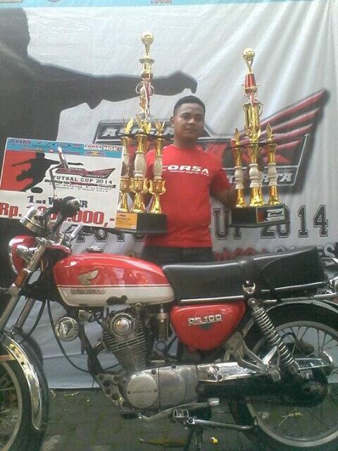 Gelandang tengah yg punya tendangan keras ade iskandar salah 1 andalan team #JackCbTmii_TheWiner