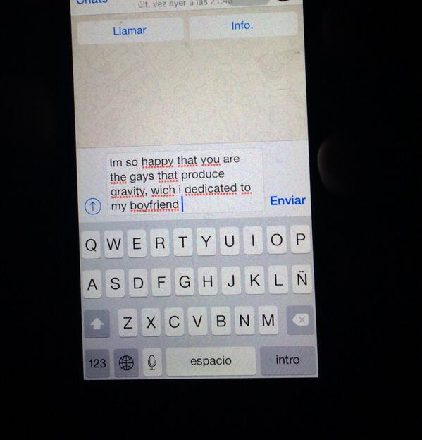 Zedd's tweet photo. This Colombian lady comes up to me in this club but doesn't speak English so she typed this on her phone 😂😂😂😂 http://t.co/ggUkvd5cuH