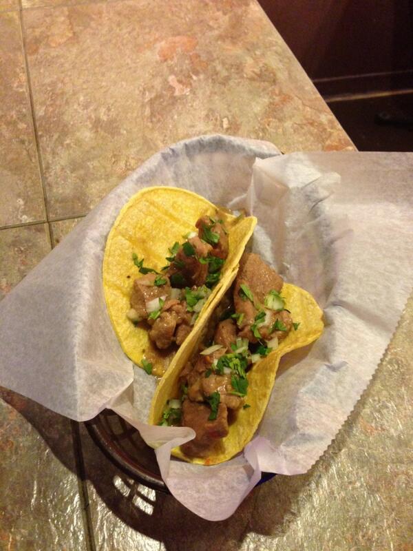 3SheetsBar's tweet image. Karaoke starts at 9:30pm! Carnitas to munch on. Reverse happy hour from 9-12am! #tgif #millertime #3sheetsbar