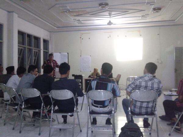 Bg Kun berikan materi "teknik penyampaian NDP" #scHMIpku <a href="/PBHMIorg/">PB HMI</a> <a href="/infoHMI/">Info HMI</a> @muhammad_ers <a href="/perkaderan/">Yayasan Perkaderan Insan Cita</a>