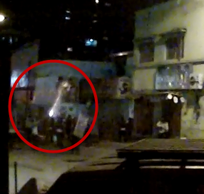 Gablofs's tweet photo. #4A 8:30pm la PNB disparó perdigones hacia los apartamentos en el municipio #Chacao http://t.co/eYgcme84VN