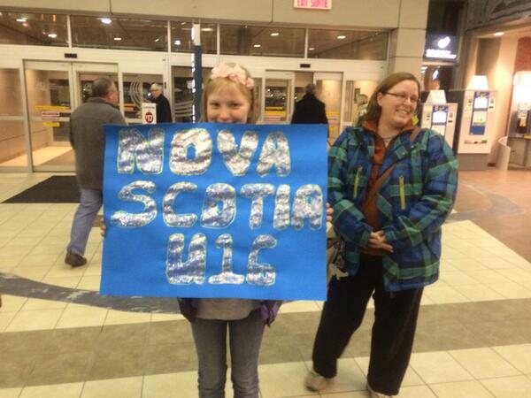 TeamNSRingette's tweet photo. Our hostess CJ and her Mom greet us at the airport!!! #awesome #roadtoreginacomplete http://t.co/sjCIRrFI6x
