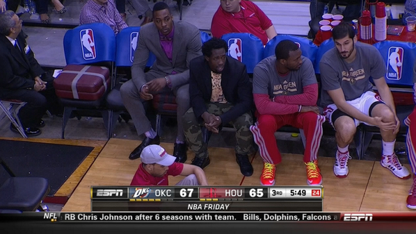 Steve_OS's tweet photo. Dwight Howard and Patrick Beverley… http://t.co/6Y7XQ1sDNZ