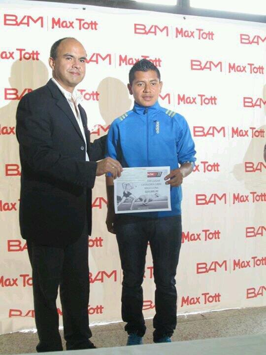 cu_elvin's tweet photo. Tercer lugar..carrera max tott..Guatemala http://t.co/3eqBiCiwGC