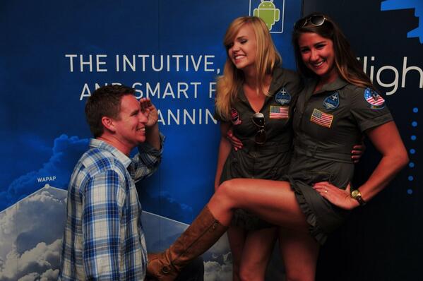 _B_Rad's tweet photo. I only model for fun... #aviation #flightpro @flightpro @SunnFunFlyIn http://t.co/VDYVy1eAVK
