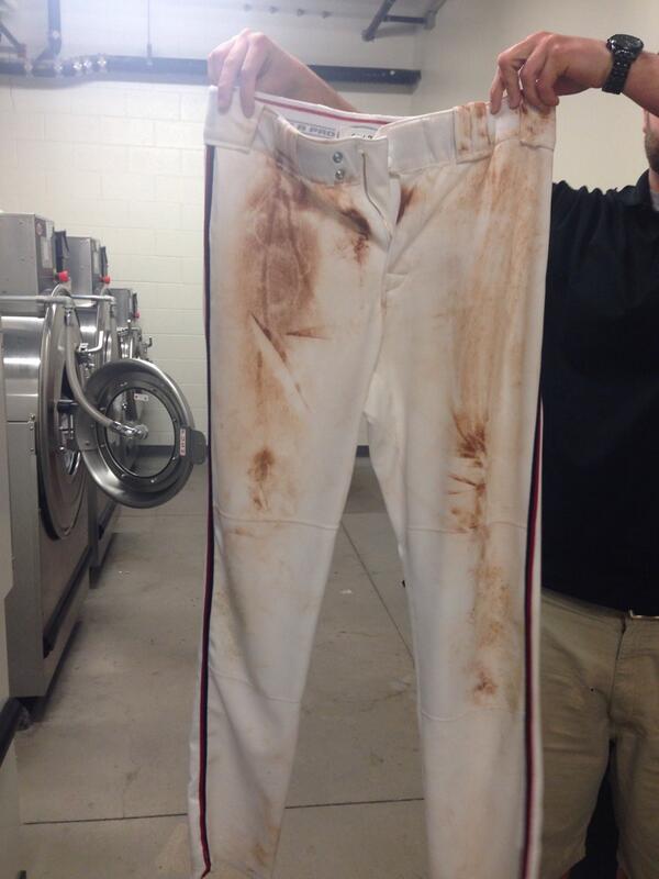AcesClubhouse's tweet photo. Dirtiest pants of the night!!! #aceball #getdirty http://t.co/6VmUnMIsy6
