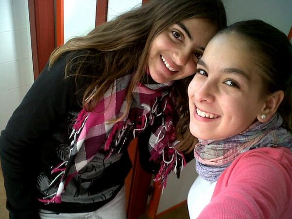 claariitiiiii's tweet photo. aaqi sin saber qe ponermee pero con muchas ganas de pasarmloo bieen en el cumplee dee mii @Lurdeenio que la quieroo + http://t.co/PgOAL6fmJw