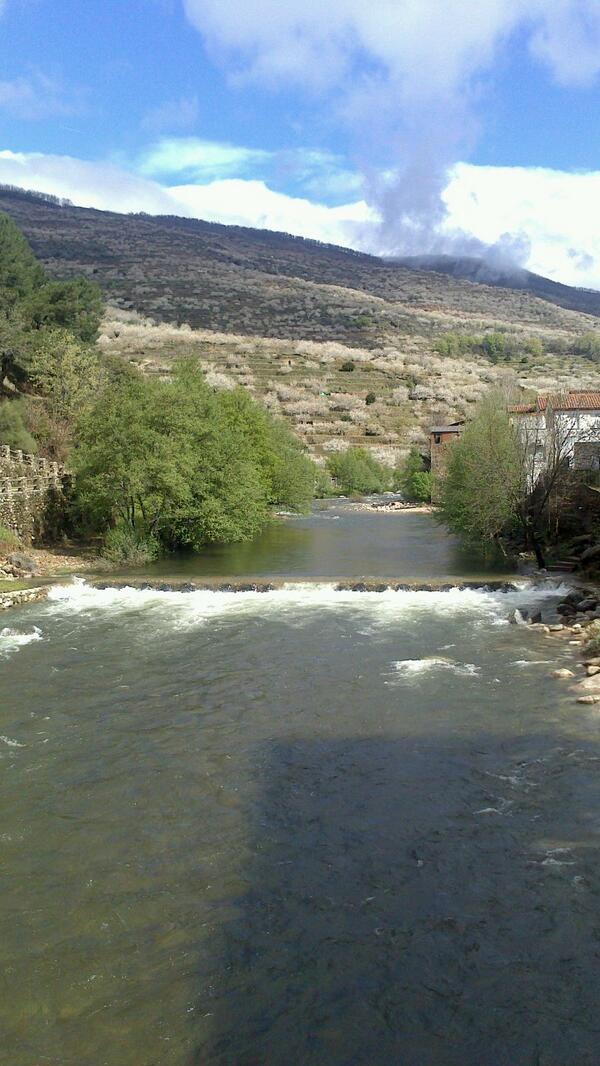 Rakebc's tweet photo. Vivir en este paraíso natural es una verdadera suerte,por fin salió el sol @ValleJerteNews http://t.co/XmHoNESqRG