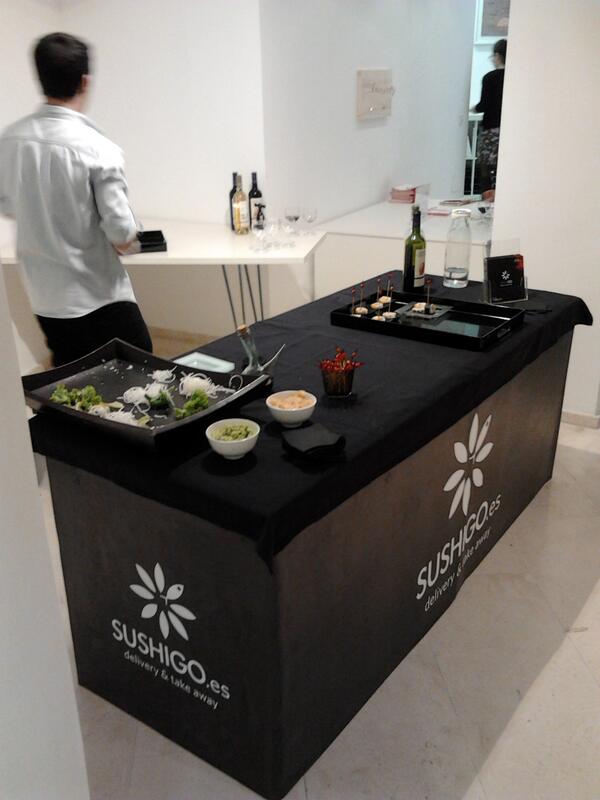 Vino y sushi de @Sushigo para celebrar el Art Palma Brunch