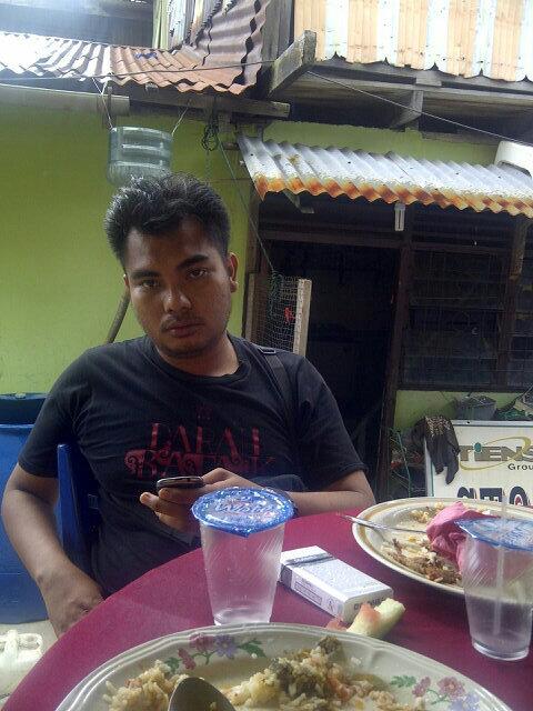 Fmitha's tweet image. Cerita nya keondangan,@voldenaga kelaparan boy