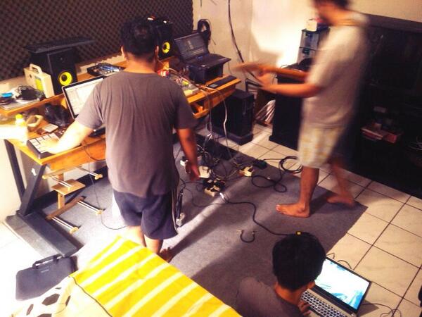 Smashing some stuff. Live from ukra's studio with <a href="/Sebiron/">Sebiron</a> and the listrix , see u soon fcker!  <a href="/microinvasion/">Micro Invasion Int'l</a>