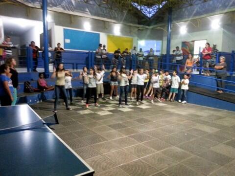 Aulas de dança de rua da parceria Instituto Grupo Poly e Tríade estão beneficiando 60 alunos - migre.me/iEpMP
