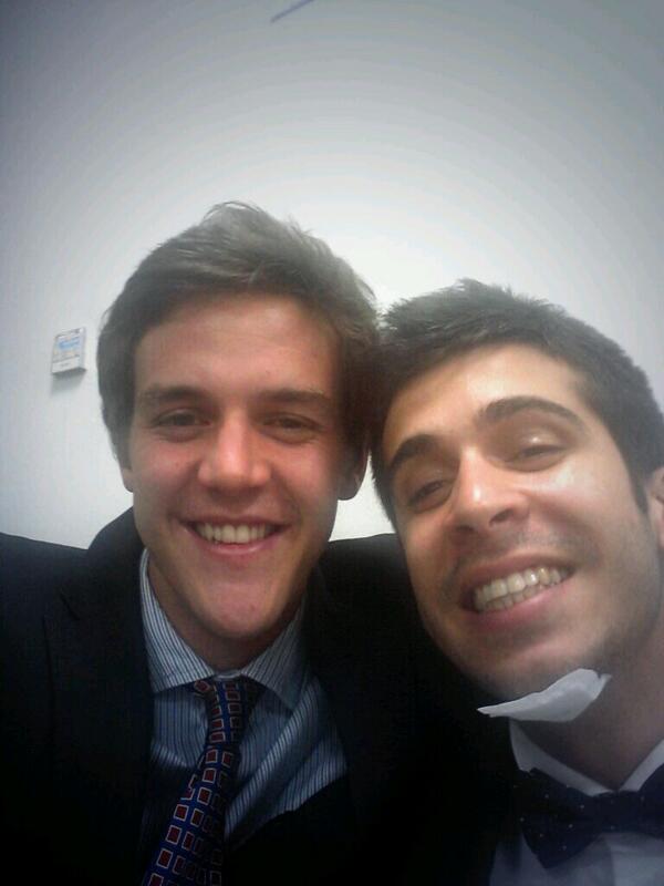 luishernandoc's tweet photo. Acabar asi la noche,  en urgencias. Porro crack @TitoPorro  #tesequiere http://t.co/C9YdwbadlO