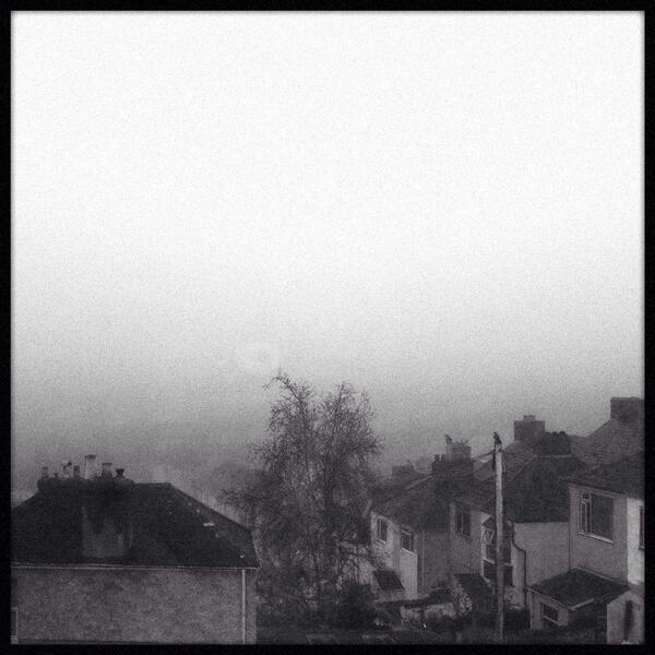 ewenmerry's tweet photo. @lizannmerry pea soup over Plymouth #foggyplymouth http://t.co/7npIW4fH96