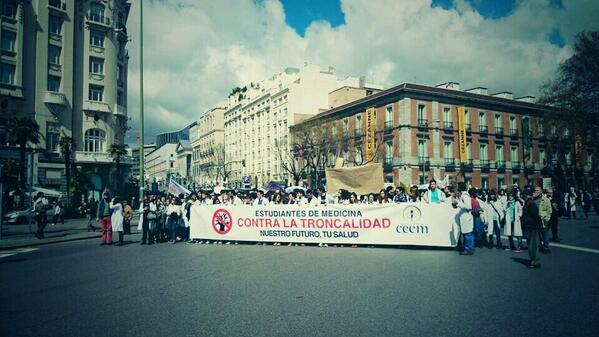 Medicoblastos luchando por la #NoTroncalidad  Ánimo a todos, y gracias!!