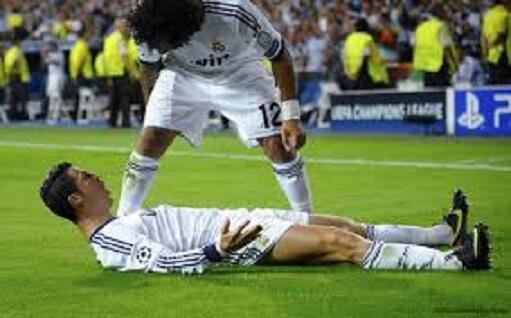 defcentral's tweet photo. ¿Qué jugador hará de #ronaldo? http://t.co/uivzO6qqsj #halamadrid #FansForReal #LigaBBVA #ligaespanola #RealMadrid http://t.co/SIBwKwIeei