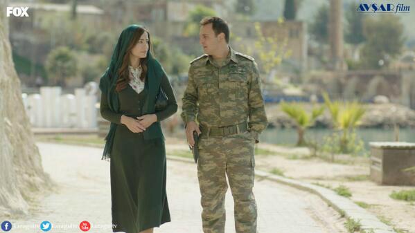 Karagul__Fans's tweet photo. Murat Baran'ı benden alacak mıymış ?"#KaragülünSırrı http://t.co/zVEsBWQcIN http://t.co/LWNWhRrYpt