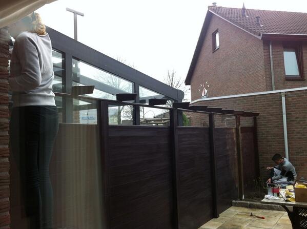 Liefde is samen de schutting schilderen <a href="/joannee1996/">joanne</a> @janvanlaar25