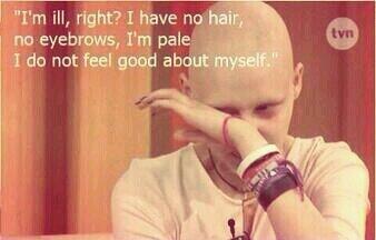 She thinks she's ugly, RT if you think she is beautiful. This deserves endless retweets 😃💕