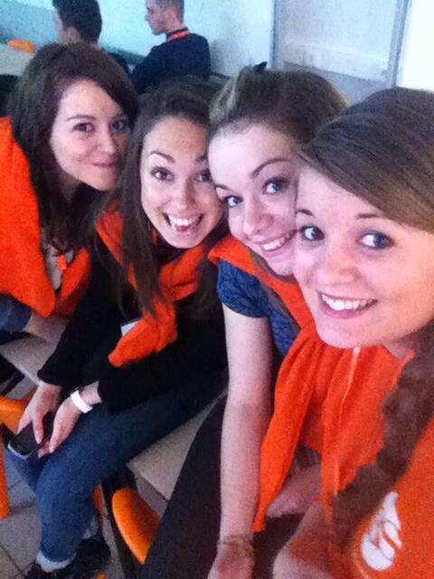 candice_lher's tweet photo. #talentdays @FranceBS #Brest la team féminine du Talent Day ! http://t.co/zfbSn2toRo
