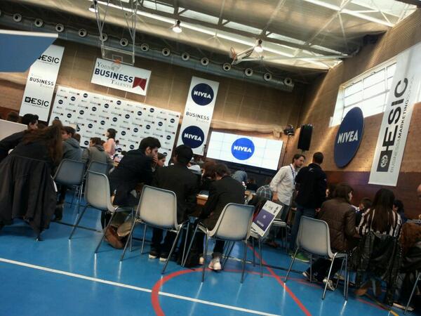 DjuliaRivas's tweet photo. Aquii estaamooss porfiinn final de #youngbussinestalents #Skinfour #Rivasonfire #representandoaloscolegiospublicos http://t.co/cSlfP3UWIn