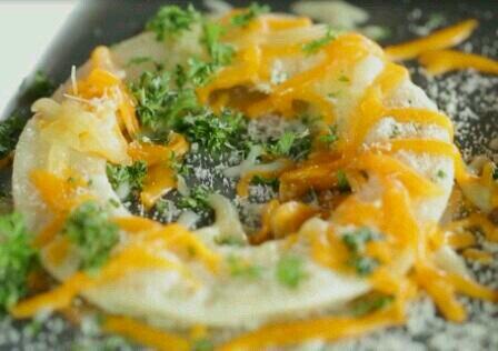 garnish paduan tortilla dan 3 macam keju