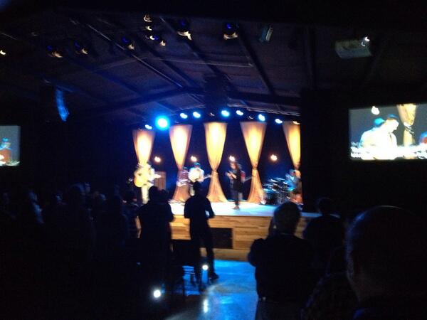 ClintCook85's tweet photo. Praising Jesus along with Real Life Church praise team from Flippin AR!  Lifting it loud!  #LLC2014 #gbministries http://t.co/c5oo9xlDtD