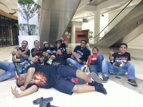 Back to the front! @sukmosedayu <a href="/kriskrossers/">Krishna Radhitya</a> <a href="/TheBirongz/">Birong</a> <a href="/Lia_Orion/">Lia Hapsari Andayani</a>