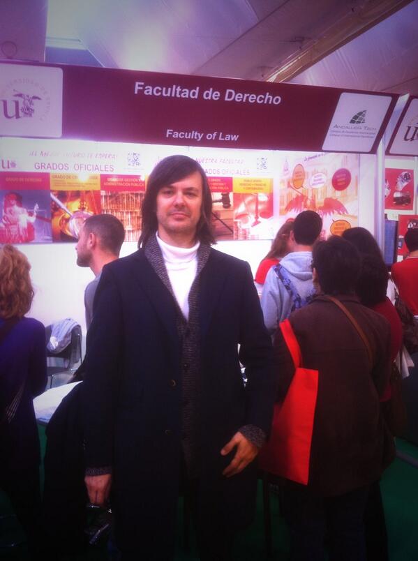 alumdereUS's tweet photo. Hoy nos visita D. Alfonso Castro, Decano de @Derecho_US, en el #SalónUS. @unisevilla http://t.co/CPy37xDogr
