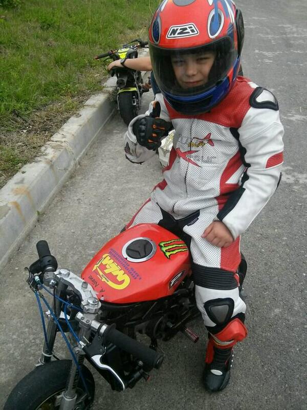 Que huevos tiene mi niñoo!!! Pedaso carreraaa hemos echo hoii :) sige asi campeon!