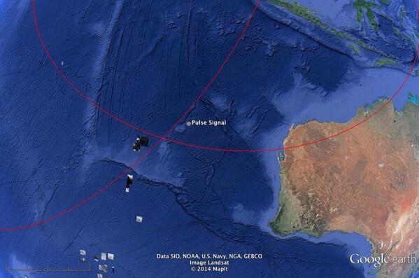 GuillerCil's tweet photo. #MH370 Chinese ship hears pulse signal with a frequency of 37.5kHz (standard beacon frequency) http://t.co/LzyEr82Lnf http://t.co/mmswzQcdsr