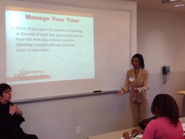 #organizingmylife with @organizerjanet @PeirceCollege #businessconference sharing some great recommendations!