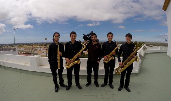 SensaxtionQuart's tweet photo. Buena mañana de grabación con @marcos_ramirez1 con unas vistas privilegiadas en la cúpula de la Ermita de Santa Ana. http://t.co/eCTcDPLNKZ