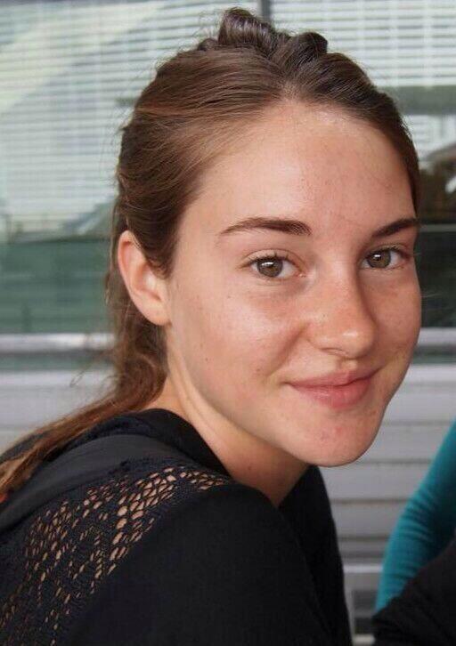 hfksugas's tweet photo. not wearing make up and can still steal yo man #votetris http://t.co/k10INmGJ1t