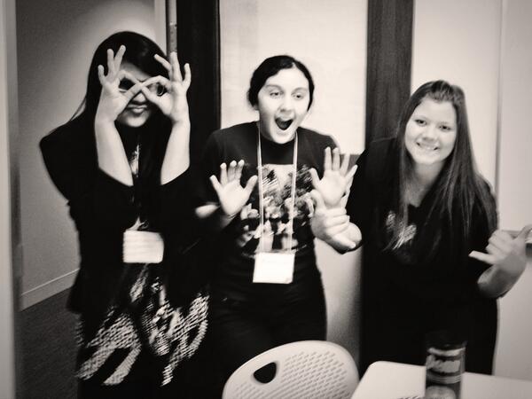 JovanovicJ6's tweet photo. Best roomies <3 #FLEX #ASMYLE #YES #wylte #jerries http://t.co/8SjPLzI3HH