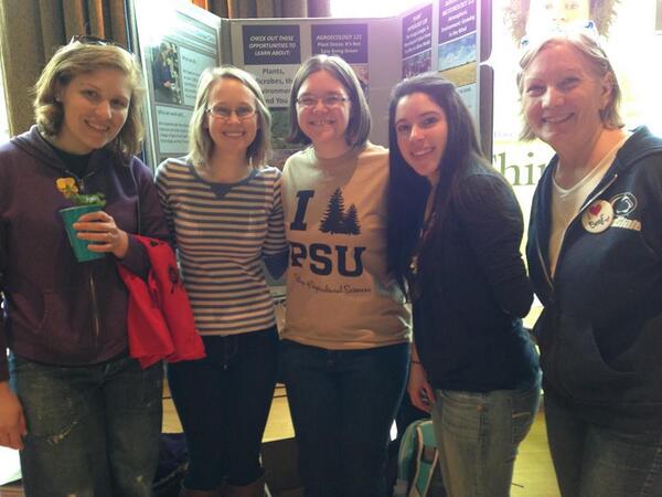 #PlantPath students participating in <a href="/AgDayPSU/">Penn State Ag Day</a> in the #HUB at #PennState on April 2nd