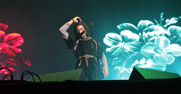 ExaFM's tweet photo. -@zoetheband en el #VLXV. Aquí la galería ---> http://t.co/hK9iiQs1iu http://t.co/HHv4bZC8TB