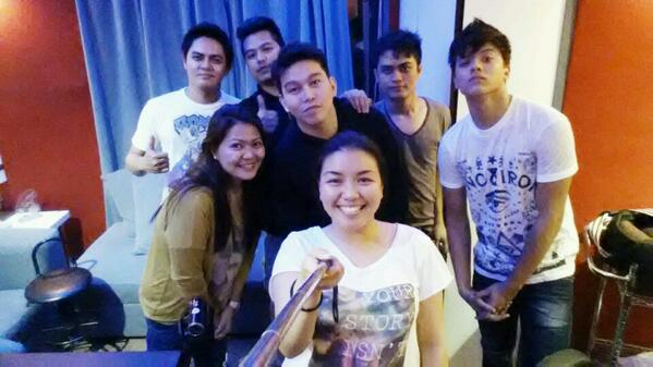 yinxleee's tweet image. "@roxsantos: We're done!Happy working with the team!#BtsShoot- @abbeyaledo ,Mark, Ice, dan, Janice&amp;amp; @imdanielpadilla http://t.co/8wT2om6me6"