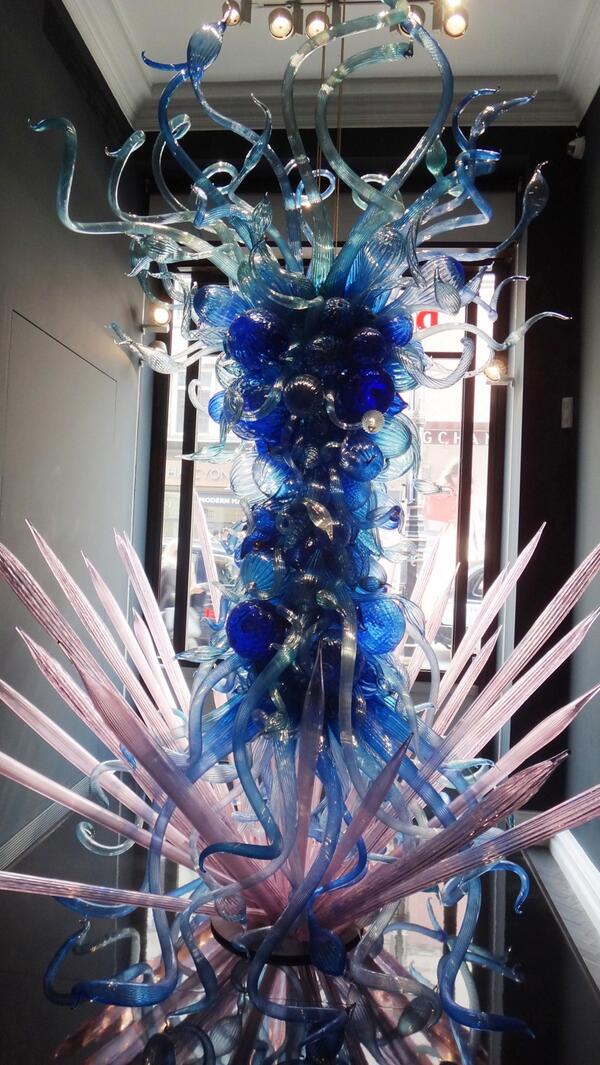 Capeglassstudio's tweet photo. The Chihuly chandeliers @HalcyonGallery are simply mindblowing. His team of glassblowers deserve greatest admiration. http://t.co/dV46vf8lyi