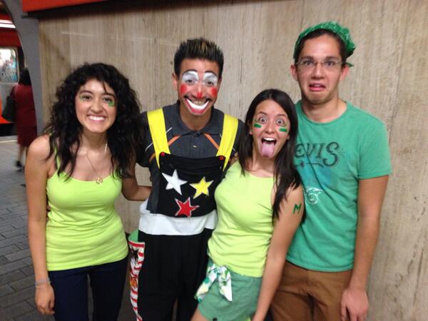 LMayelos's tweet photo. #bonus #AmazingRace #losmayelos #AmazingRace2014 @AmazingRace2014 #fotoconelpayaso  @paooab @JorgeABH @maye_mash http://t.co/tzi1pAjTnq