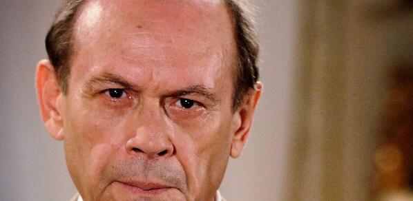 Genial José Wilker.