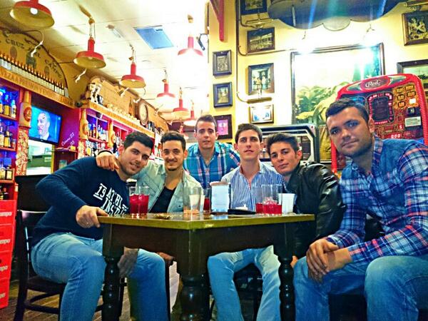 pablo_kimi's tweet photo. Buena tardecita viendo lfutbol http://t.co/SyQbDATiK0