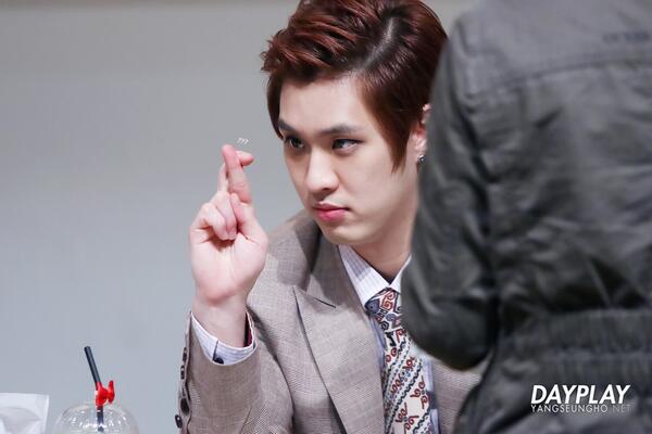 DAYPLAY_SSONG's tweet image. 그거 설마 하트임? #남자답게
cfile28.uf.tistory.com/image/2567123F…