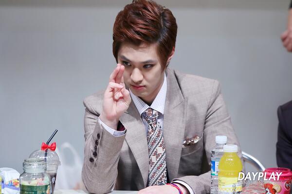 DAYPLAY_SSONG's tweet image. 하트??? 돈?? #남자답게 
cfile29.uf.tistory.com/image/271FF146…