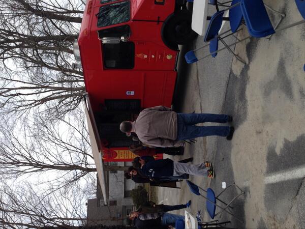 SMCDS's tweet photo. The @ploufplouftruck is here! http://t.co/4ISGe8T7so
