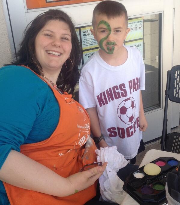 Commack Home Depot tweet media