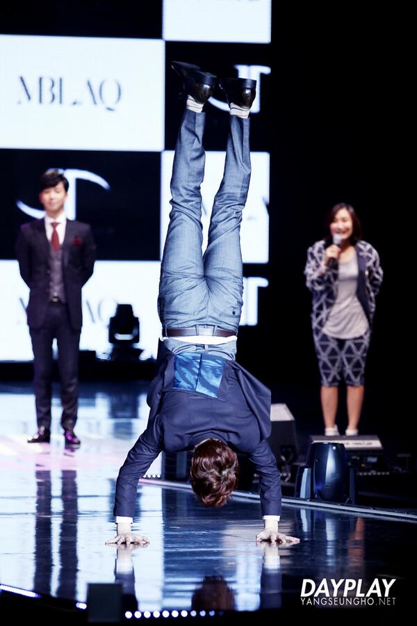 DAYPLAY_SSONG's tweet image. #남자답게 주무세용...~.~ 
cfile29.uf.tistory.com/image/2553854D…